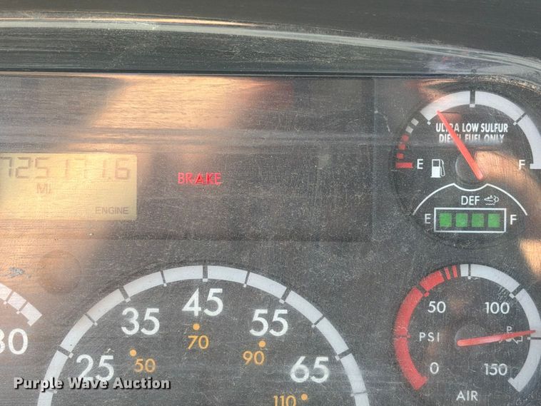 image for item DZ4857 2013 Freightliner Business Class M2 semi truck