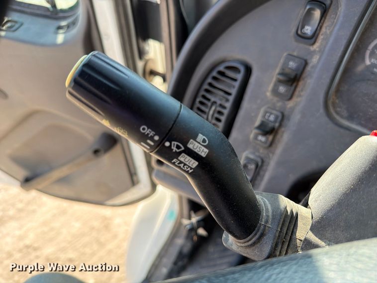 image for item DZ4857 2013 Freightliner Business Class M2 semi truck