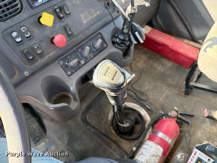image for item DZ4857 2013 Freightliner Business Class M2 semi truck