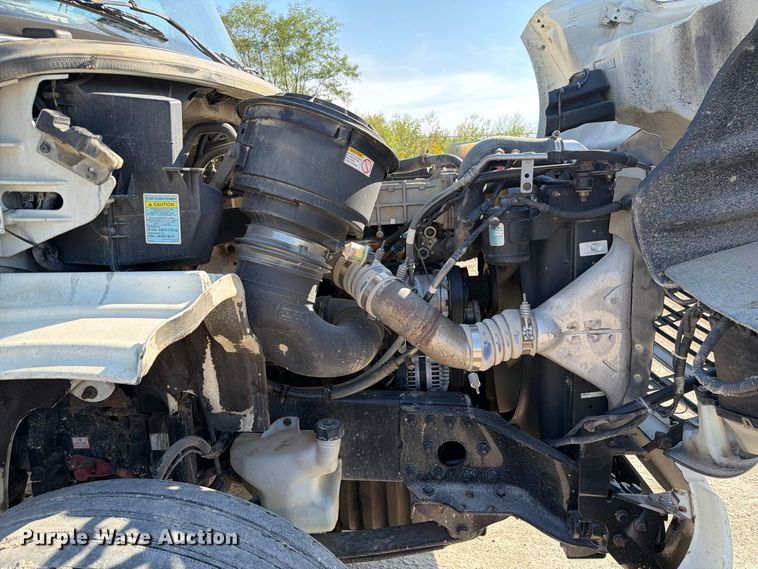 image for item DZ4857 2013 Freightliner Business Class M2 semi truck