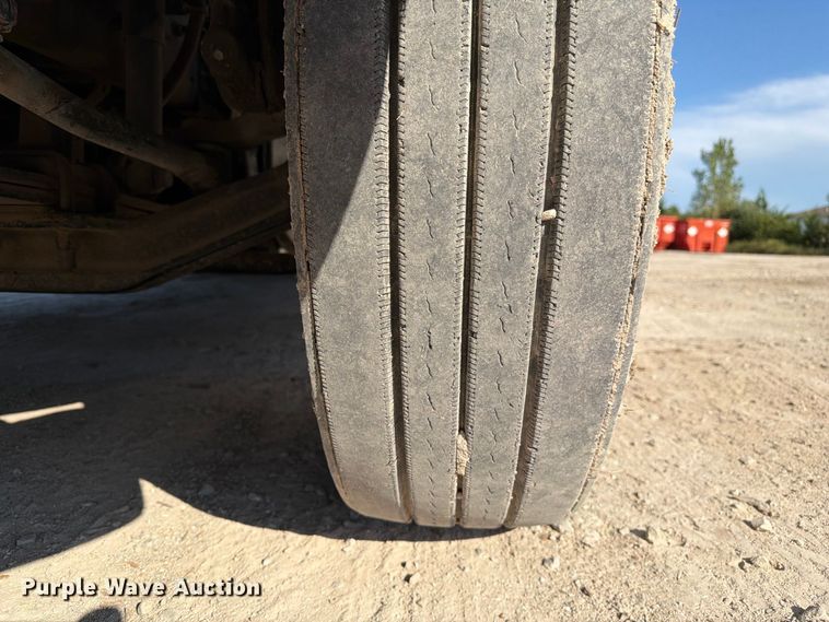image for item DZ4857 2013 Freightliner Business Class M2 semi truck