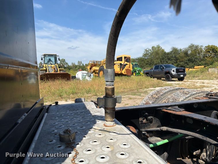 image for item DZ4859 2010 Manac HRS28 end dump trailer
