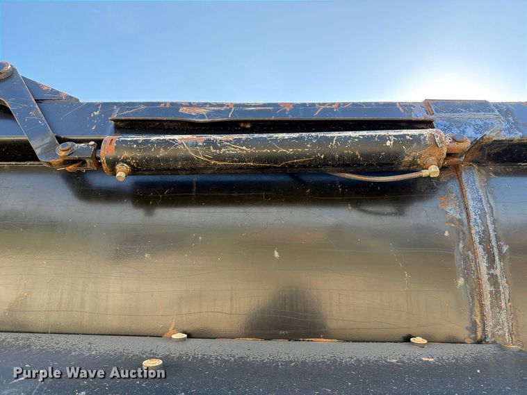 image for item DZ4859 2010 Manac HRS28 end dump trailer