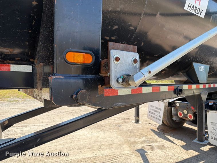 image for item DZ4859 2010 Manac HRS28 end dump trailer