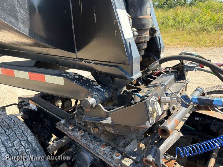 image for item DZ4859 2010 Manac HRS28 end dump trailer