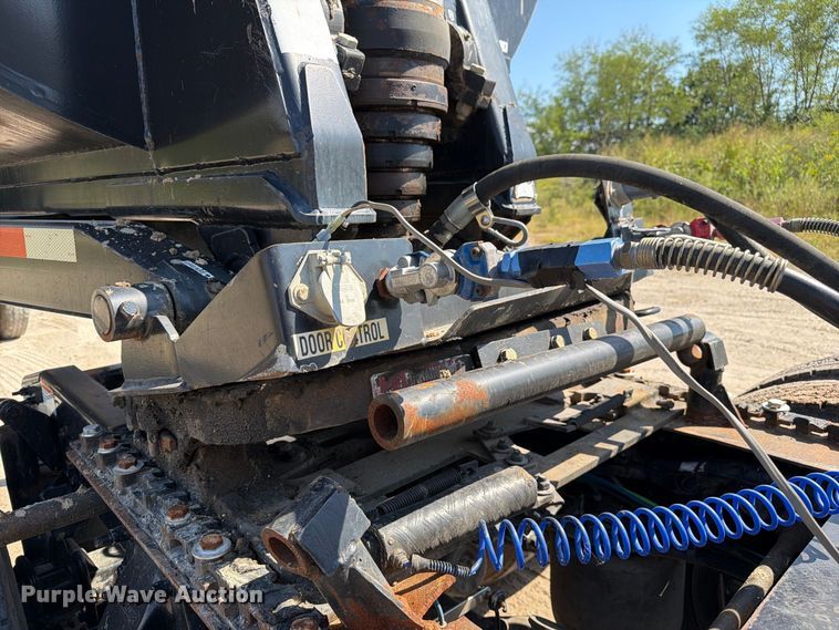 image for item DZ4859 2010 Manac HRS28 end dump trailer