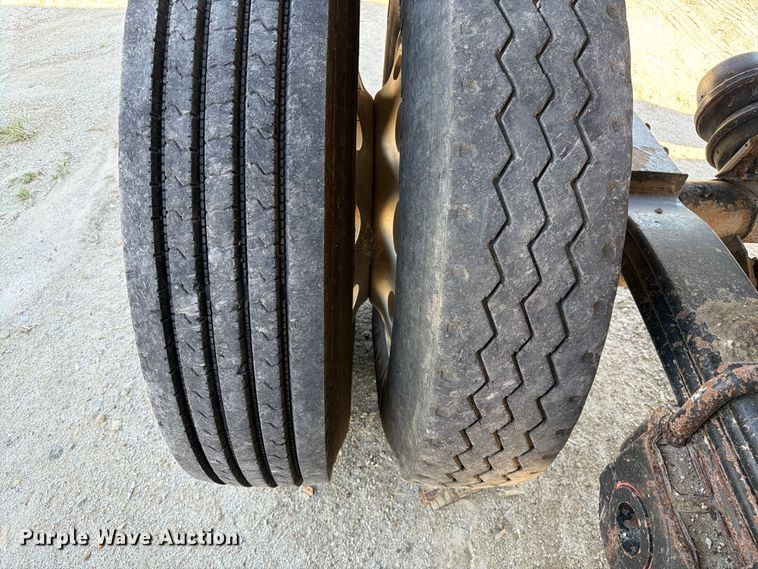 image for item DZ4859 2010 Manac HRS28 end dump trailer