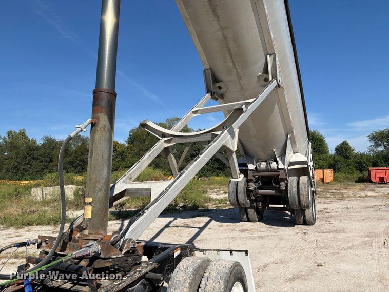image for item DZ4860 2013 Travis S/97 end dump trailer