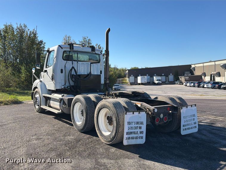 image for item DZ4862 2015 Freightliner Business Class M2 semi truck