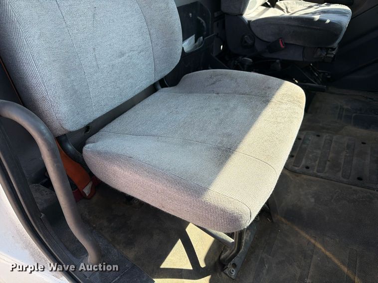 image for item DZ4862 2015 Freightliner Business Class M2 semi truck