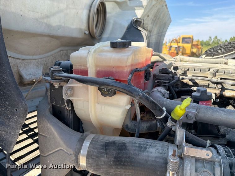 image for item DZ4862 2015 Freightliner Business Class M2 semi truck