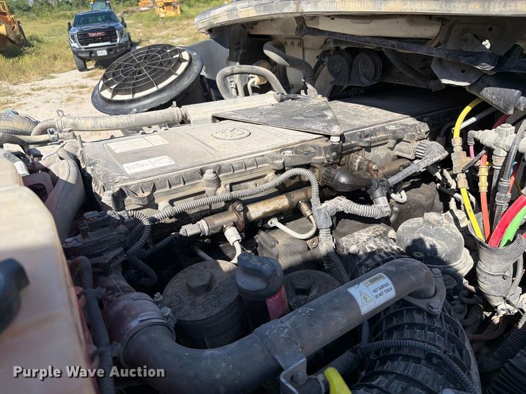 image for item DZ4862 2015 Freightliner Business Class M2 semi truck