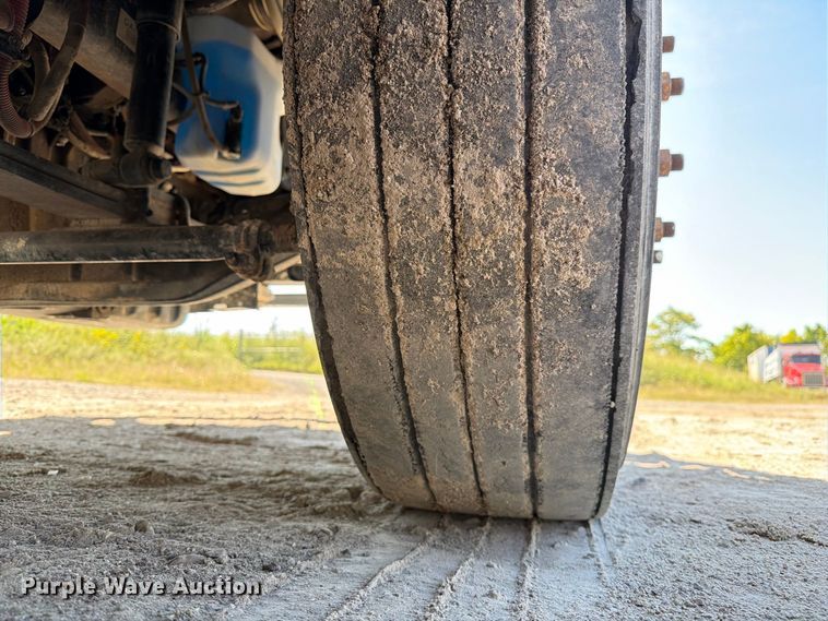 image for item DZ4862 2015 Freightliner Business Class M2 semi truck