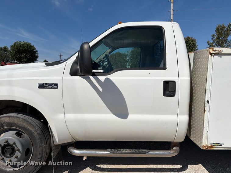 image for item DZ4904 1999 Ford F-450 XL Super Duty utility / service truck