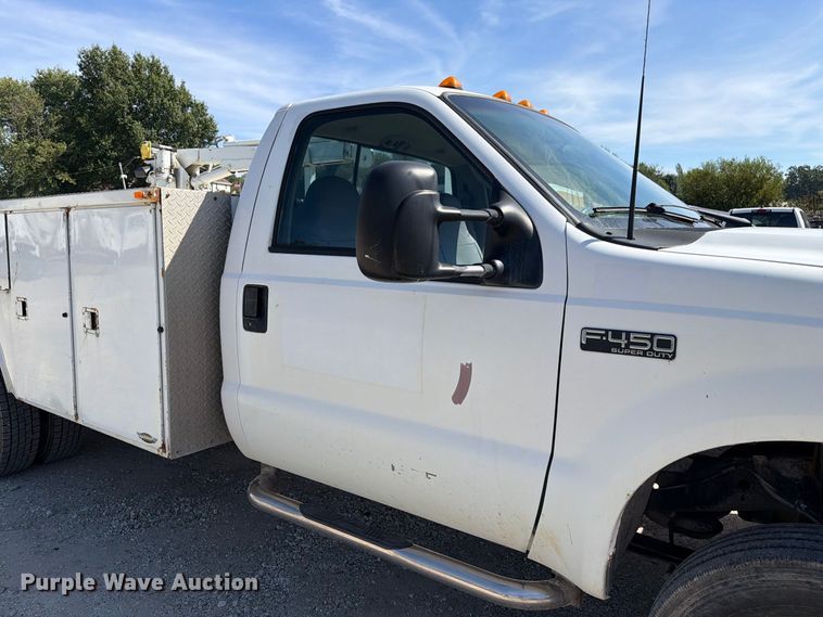 image for item DZ4904 1999 Ford F-450 XL Super Duty utility / service truck