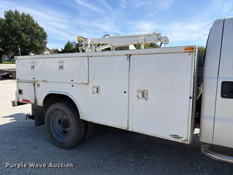 image for item DZ4904 1999 Ford F-450 XL Super Duty utility / service truck