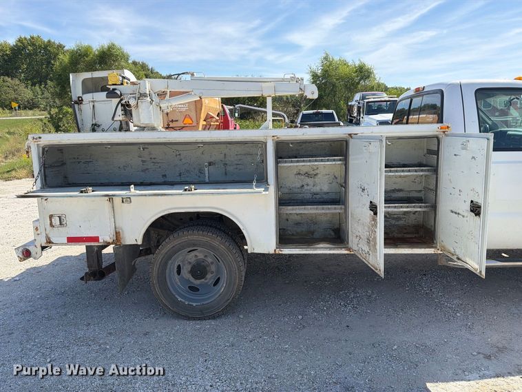 image for item DZ4904 1999 Ford F-450 XL Super Duty utility / service truck