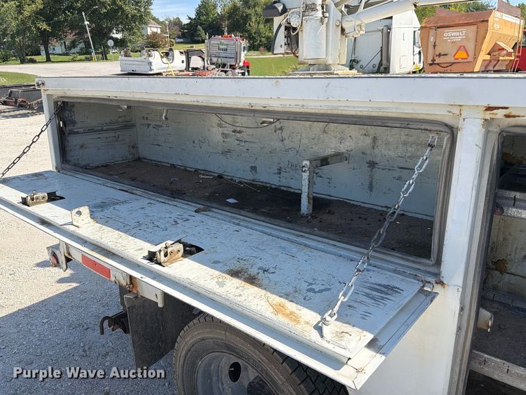 image for item DZ4904 1999 Ford F-450 XL Super Duty utility / service truck