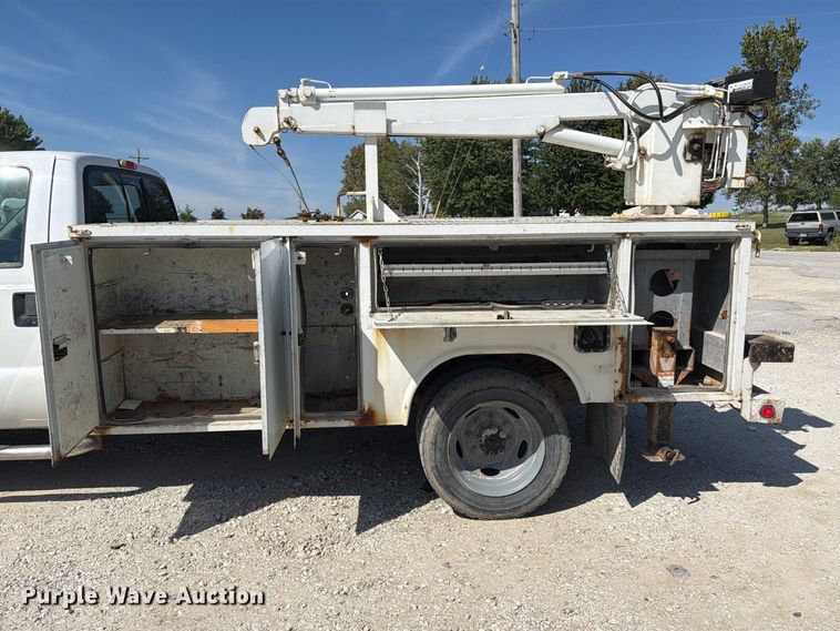 image for item DZ4904 1999 Ford F-450 XL Super Duty utility / service truck