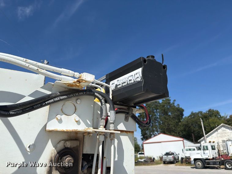 image for item DZ4904 1999 Ford F-450 XL Super Duty utility / service truck