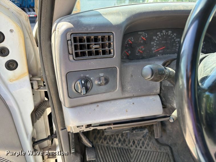 image for item DZ4904 1999 Ford F-450 XL Super Duty utility / service truck
