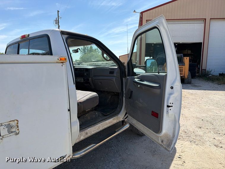 image for item DZ4904 1999 Ford F-450 XL Super Duty utility / service truck