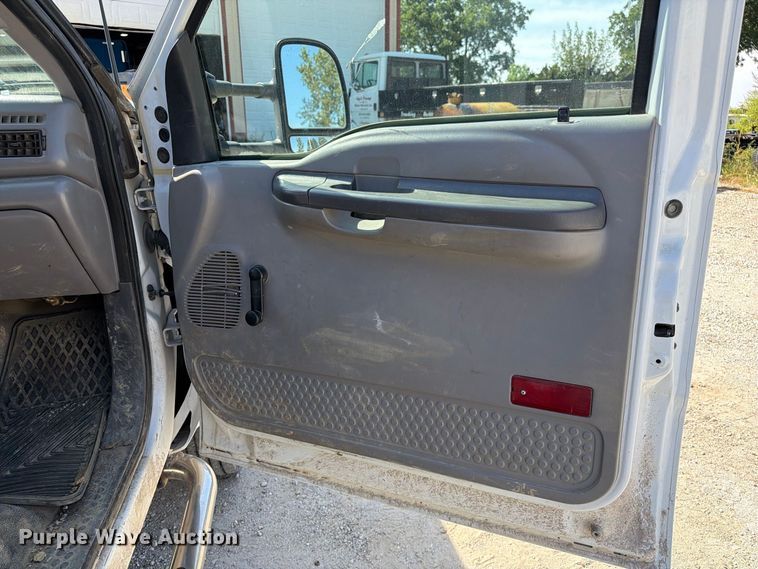 image for item DZ4904 1999 Ford F-450 XL Super Duty utility / service truck