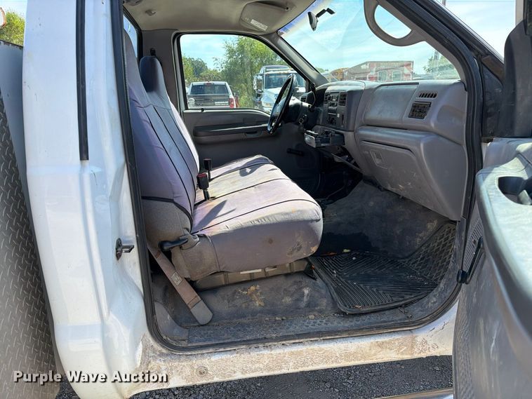 image for item DZ4904 1999 Ford F-450 XL Super Duty utility / service truck