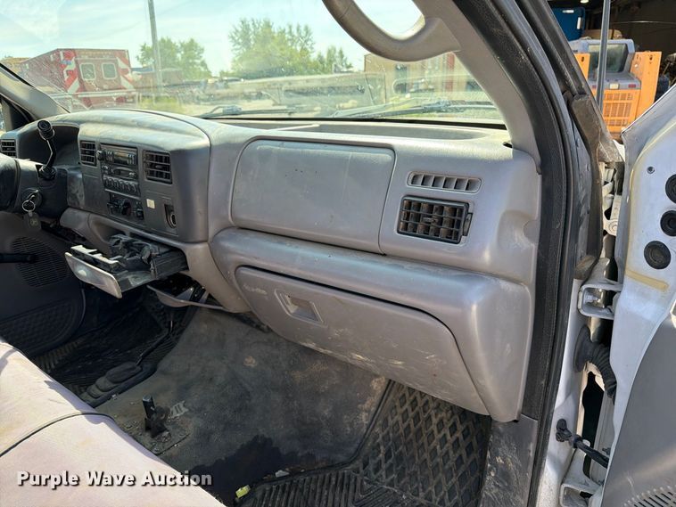 image for item DZ4904 1999 Ford F-450 XL Super Duty utility / service truck