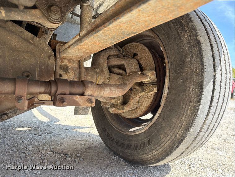 image for item DZ4904 1999 Ford F-450 XL Super Duty utility / service truck