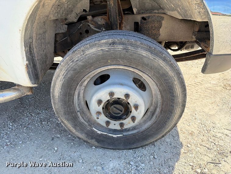 image for item DZ4904 1999 Ford F-450 XL Super Duty utility / service truck