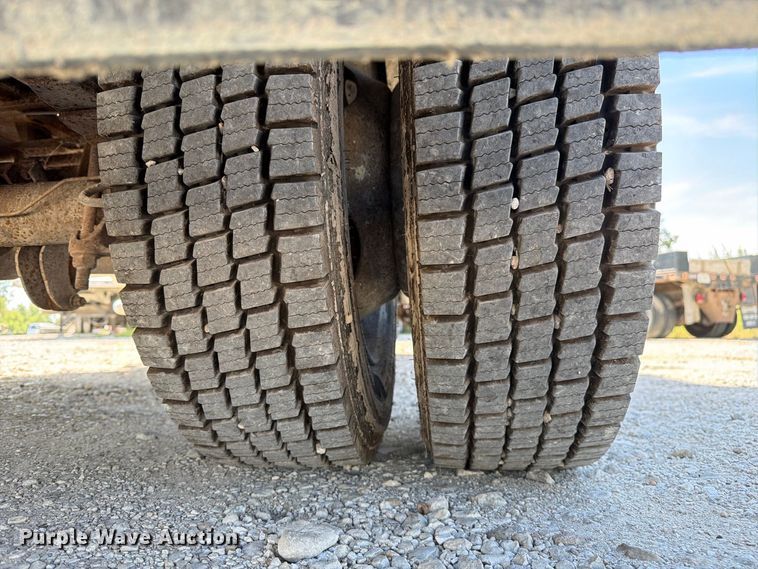 image for item DZ4904 1999 Ford F-450 XL Super Duty utility / service truck