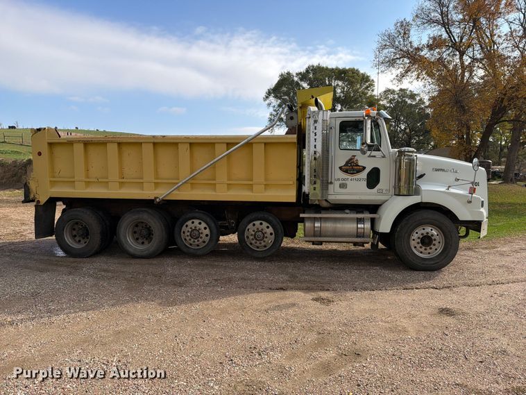 image for item EA0602 2006 Western Star 4900 dump truck