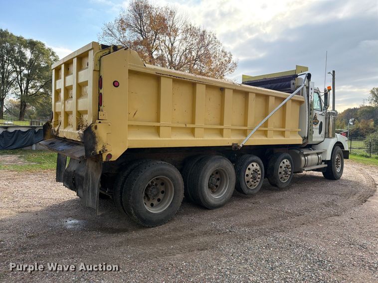 image for item EA0602 2006 Western Star 4900 dump truck