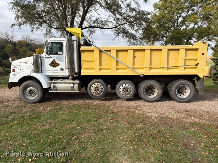 image for item EA0602 2006 Western Star 4900 dump truck