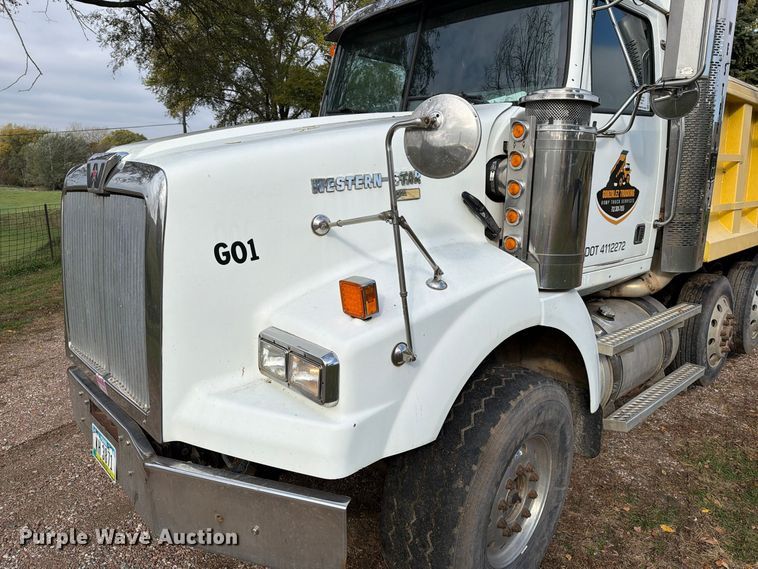image for item EA0602 2006 Western Star 4900 dump truck