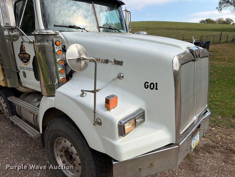 image for item EA0602 2006 Western Star 4900 dump truck