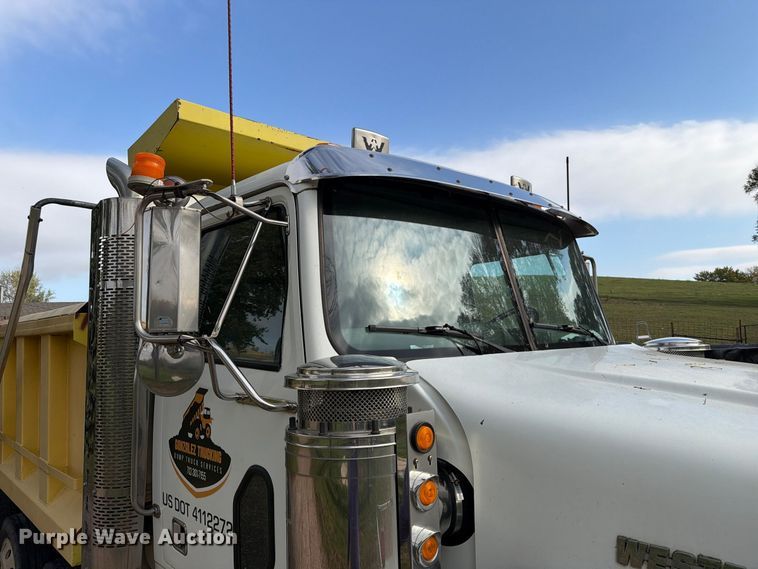 image for item EA0602 2006 Western Star 4900 dump truck