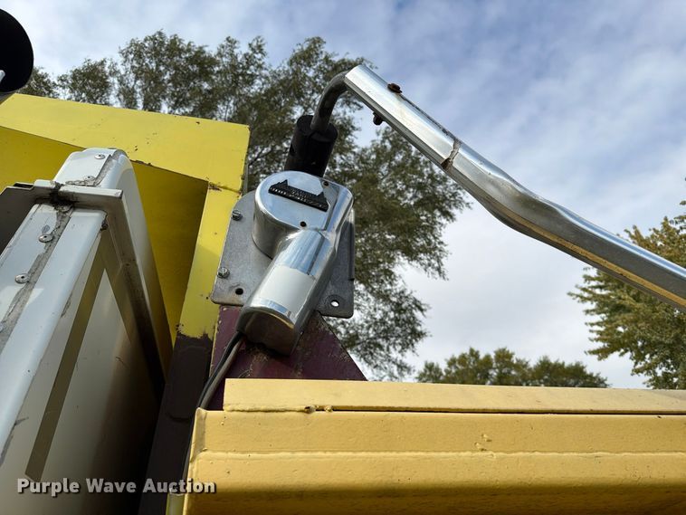 image for item EA0602 2006 Western Star 4900 dump truck
