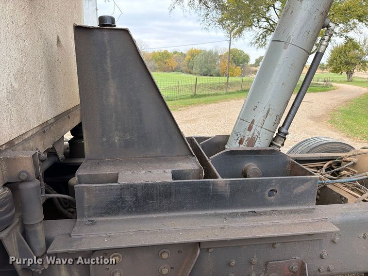image for item EA0602 2006 Western Star 4900 dump truck