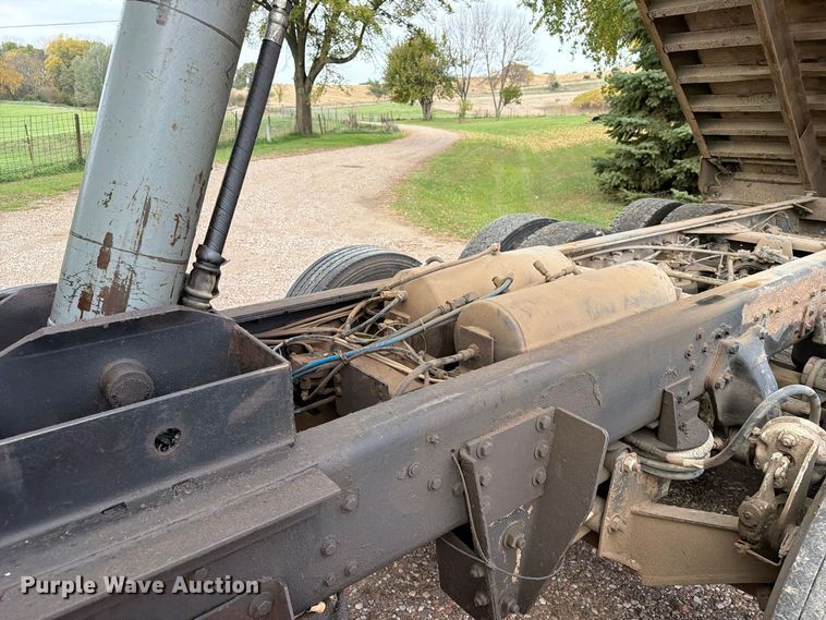 image for item EA0602 2006 Western Star 4900 dump truck