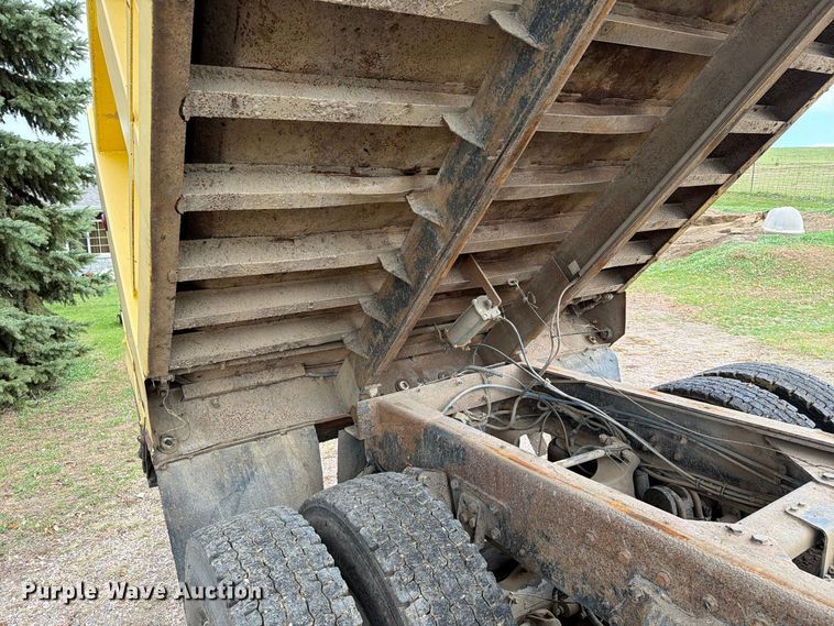 image for item EA0602 2006 Western Star 4900 dump truck