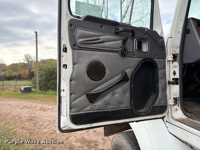 image for item EA0602 2006 Western Star 4900 dump truck