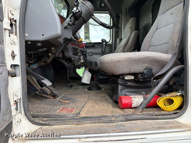 image for item EA0602 2006 Western Star 4900 dump truck