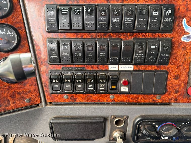 image for item EA0602 2006 Western Star 4900 dump truck