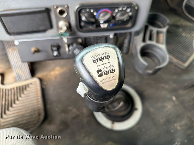 image for item EA0602 2006 Western Star 4900 dump truck