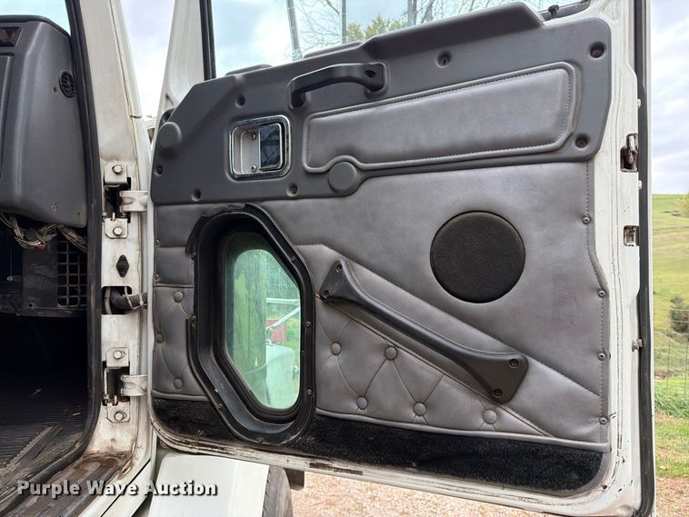 image for item EA0602 2006 Western Star 4900 dump truck
