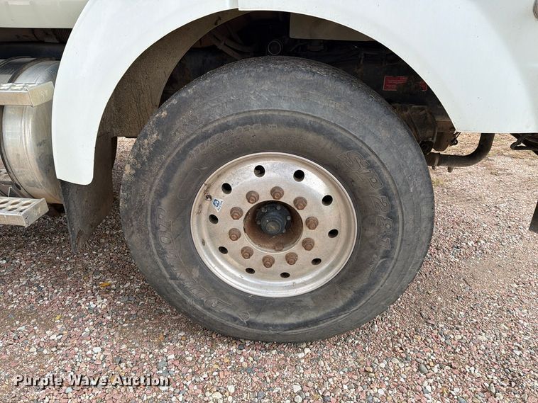 image for item EA0602 2006 Western Star 4900 dump truck