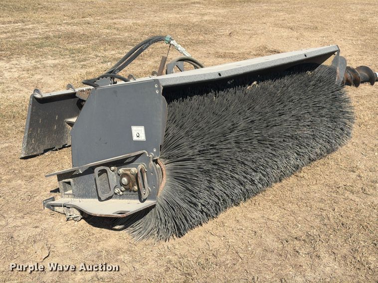 image for item EA7419 2022 CNH Industrial XXX skid steer broom