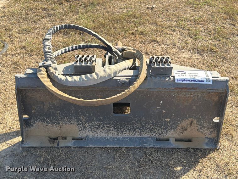 image for item EA7422 2023 Case CH-4M skid steer breaker